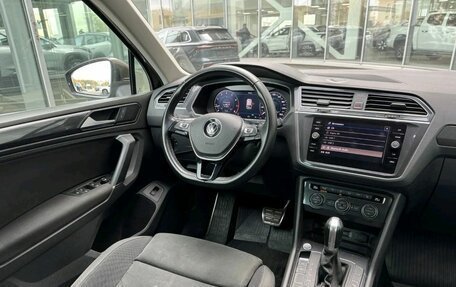 Volkswagen Tiguan II, 2018 год, 2 200 000 рублей, 7 фотография