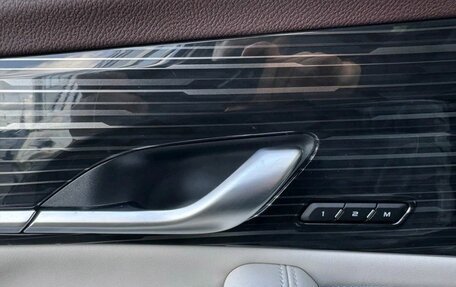 Volkswagen Tiguan II, 2018 год, 2 200 000 рублей, 17 фотография