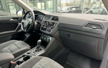 Volkswagen Tiguan II, 2018 год, 2 200 000 рублей, 19 фотография