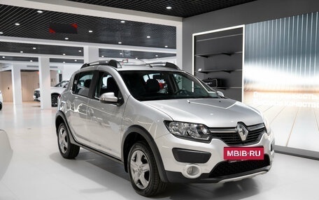 Renault Sandero II рестайлинг, 2018 год, 980 000 рублей, 2 фотография