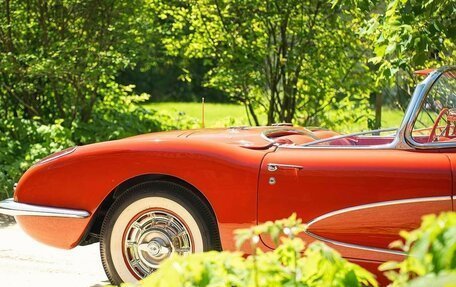 Chevrolet Corvette C1, 1960 год, 7 390 000 рублей, 4 фотография