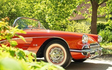 Chevrolet Corvette C1, 1960 год, 7 390 000 рублей, 3 фотография