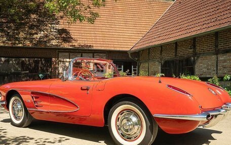 Chevrolet Corvette C1, 1960 год, 7 390 000 рублей, 8 фотография