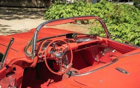 Chevrolet Corvette C1, 1960 год, 7 390 000 рублей, 20 фотография