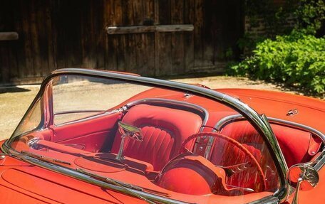 Chevrolet Corvette C1, 1960 год, 7 390 000 рублей, 14 фотография
