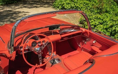 Chevrolet Corvette C1, 1960 год, 7 390 000 рублей, 25 фотография