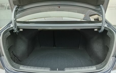 Hyundai Elantra VI рестайлинг, 2018 год, 1 370 000 рублей, 10 фотография
