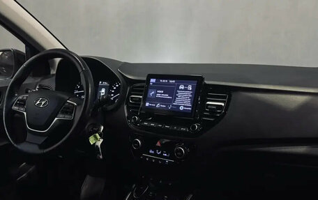 Hyundai Solaris II рестайлинг, 2022 год, 1 780 000 рублей, 11 фотография
