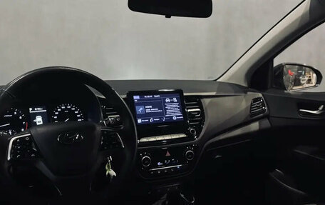 Hyundai Solaris II рестайлинг, 2022 год, 1 780 000 рублей, 9 фотография