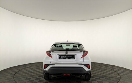 Toyota C-HR I рестайлинг, 2021 год, 2 740 000 рублей, 6 фотография