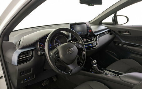 Toyota C-HR I рестайлинг, 2021 год, 2 740 000 рублей, 16 фотография