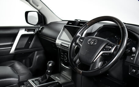 Toyota Land Cruiser Prado 150 рестайлинг 2, 2019 год, 4 446 985 рублей, 9 фотография