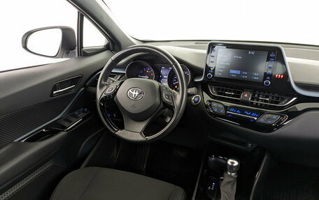 Toyota C-HR I рестайлинг, 2021 год, 2 740 000 рублей, 25 фотография