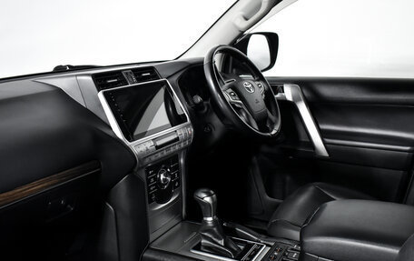 Toyota Land Cruiser Prado 150 рестайлинг 2, 2019 год, 4 446 985 рублей, 14 фотография