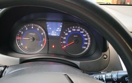 Hyundai Solaris II рестайлинг, 2011 год, 680 000 рублей, 7 фотография