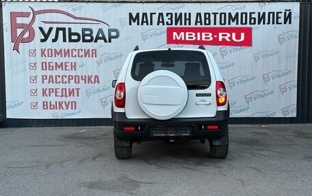 Chevrolet Niva I рестайлинг, 2018 год, 890 000 рублей, 5 фотография