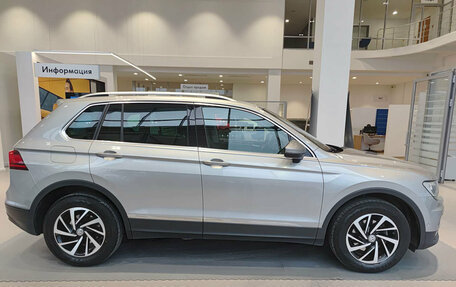 Volkswagen Tiguan II, 2018 год, 2 523 000 рублей, 8 фотография