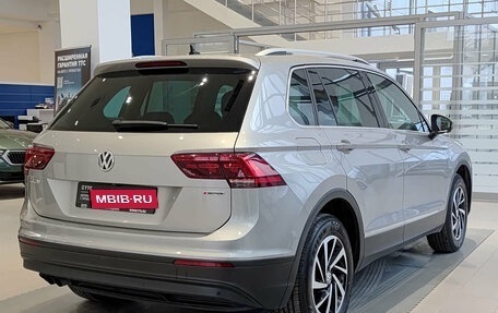 Volkswagen Tiguan II, 2018 год, 2 523 000 рублей, 9 фотография