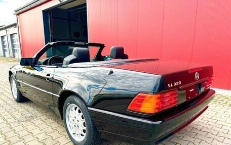 Mercedes-Benz SL-Класс, 1994 год, 5 260 000 рублей, 20 фотография