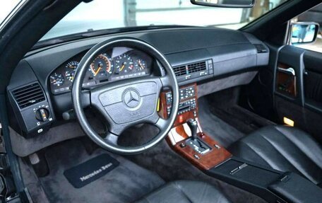 Mercedes-Benz SL-Класс, 1994 год, 5 260 000 рублей, 23 фотография