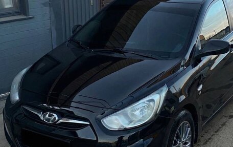 Hyundai Solaris II рестайлинг, 2013 год, 550 000 рублей, 3 фотография