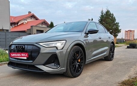Audi e-tron I, 2021 год, 5 990 000 рублей, 2 фотография