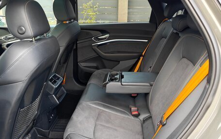 Audi e-tron I, 2021 год, 5 990 000 рублей, 17 фотография