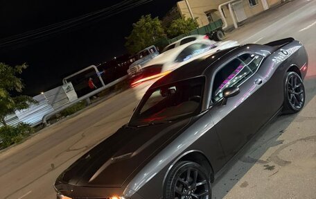 Dodge Challenger III рестайлинг 2, 2019 год, 1 780 000 рублей, 15 фотография
