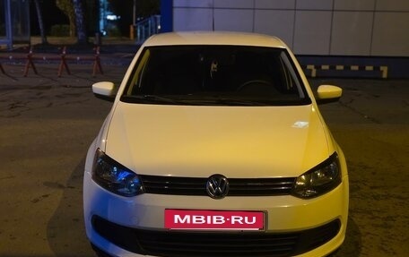 Volkswagen Polo VI (EU Market), 2014 год, 730 000 рублей, 2 фотография