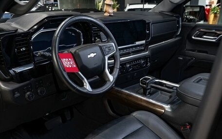 Chevrolet Silverado, 2022 год, 9 000 000 рублей, 24 фотография