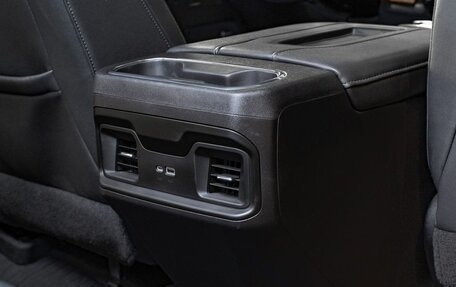 Chevrolet Silverado, 2022 год, 9 000 000 рублей, 38 фотография