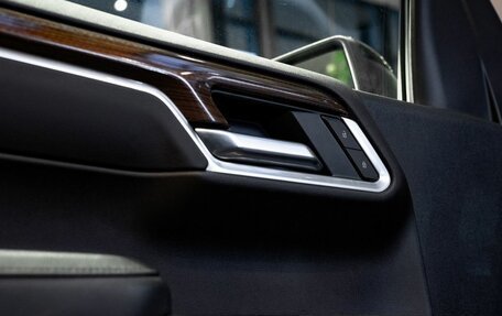 Chevrolet Silverado, 2022 год, 9 000 000 рублей, 33 фотография