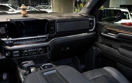 Chevrolet Silverado, 2022 год, 9 000 000 рублей, 30 фотография