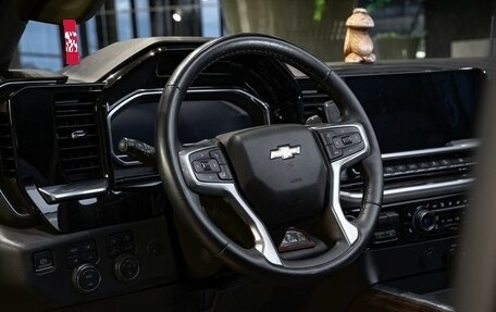 Chevrolet Silverado, 2022 год, 9 000 000 рублей, 25 фотография