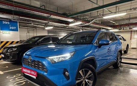Toyota RAV4, 2019 год, 2 800 000 рублей, 3 фотография