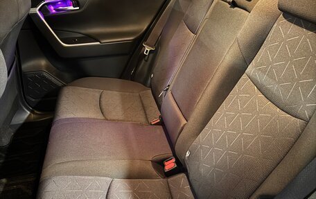 Toyota RAV4, 2019 год, 2 800 000 рублей, 13 фотография