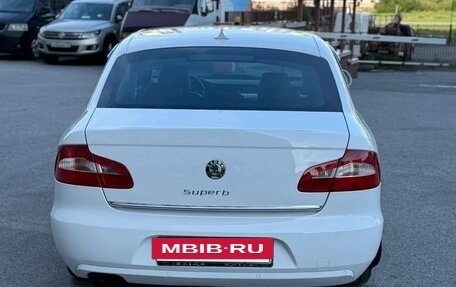 Skoda Superb III рестайлинг, 2012 год, 930 000 рублей, 6 фотография