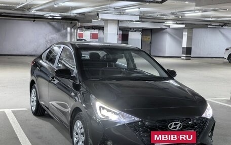 Hyundai Solaris II рестайлинг, 2021 год, 1 600 000 рублей, 3 фотография