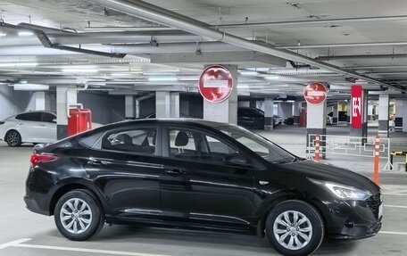 Hyundai Solaris II рестайлинг, 2021 год, 1 600 000 рублей, 4 фотография
