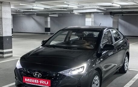 Hyundai Solaris II рестайлинг, 2021 год, 1 600 000 рублей, 2 фотография