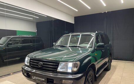 Toyota Land Cruiser 100 рестайлинг 2, 2004 год, 1 550 000 рублей, 3 фотография