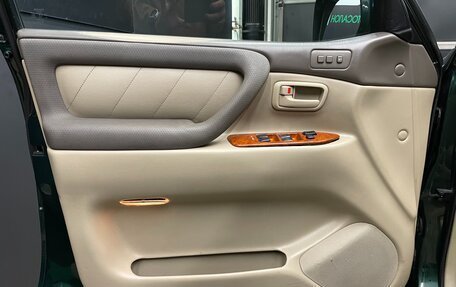 Toyota Land Cruiser 100 рестайлинг 2, 2004 год, 1 550 000 рублей, 10 фотография