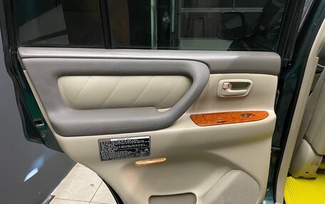 Toyota Land Cruiser 100 рестайлинг 2, 2004 год, 1 550 000 рублей, 15 фотография