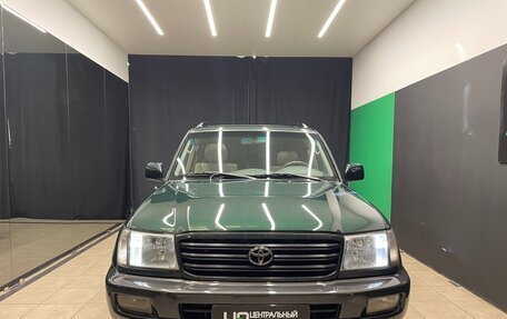 Toyota Land Cruiser 100 рестайлинг 2, 2004 год, 1 550 000 рублей, 2 фотография