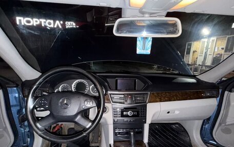 Mercedes-Benz E-Класс, 2010 год, 1 299 000 рублей, 7 фотография