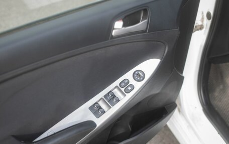 Hyundai Solaris II рестайлинг, 2014 год, 700 000 рублей, 19 фотография