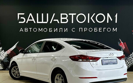 Hyundai Elantra VI рестайлинг, 2016 год, 1 300 000 рублей, 6 фотография