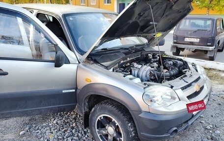 Chevrolet Niva I рестайлинг, 2011 год, 320 000 рублей, 18 фотография