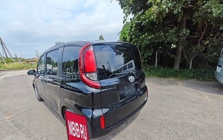 Toyota Sienta, 2023 год, 1 350 000 рублей, 5 фотография