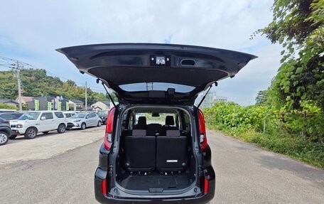 Toyota Sienta, 2023 год, 1 350 000 рублей, 21 фотография